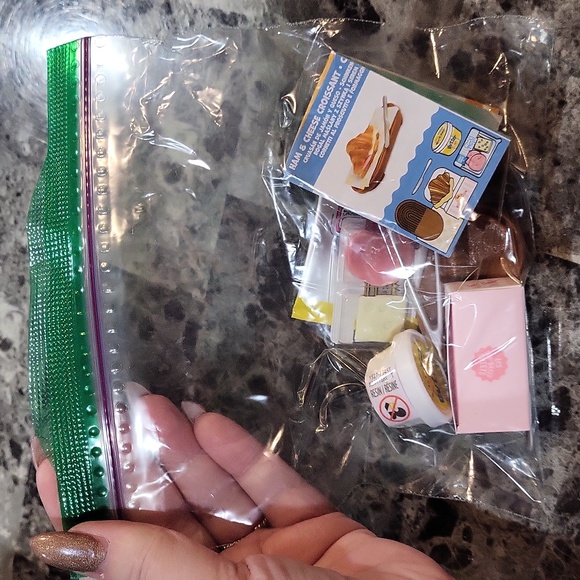 Miniverse Make It Mini Cafe Ham & Cheese Croissant - Picture 4 of 5